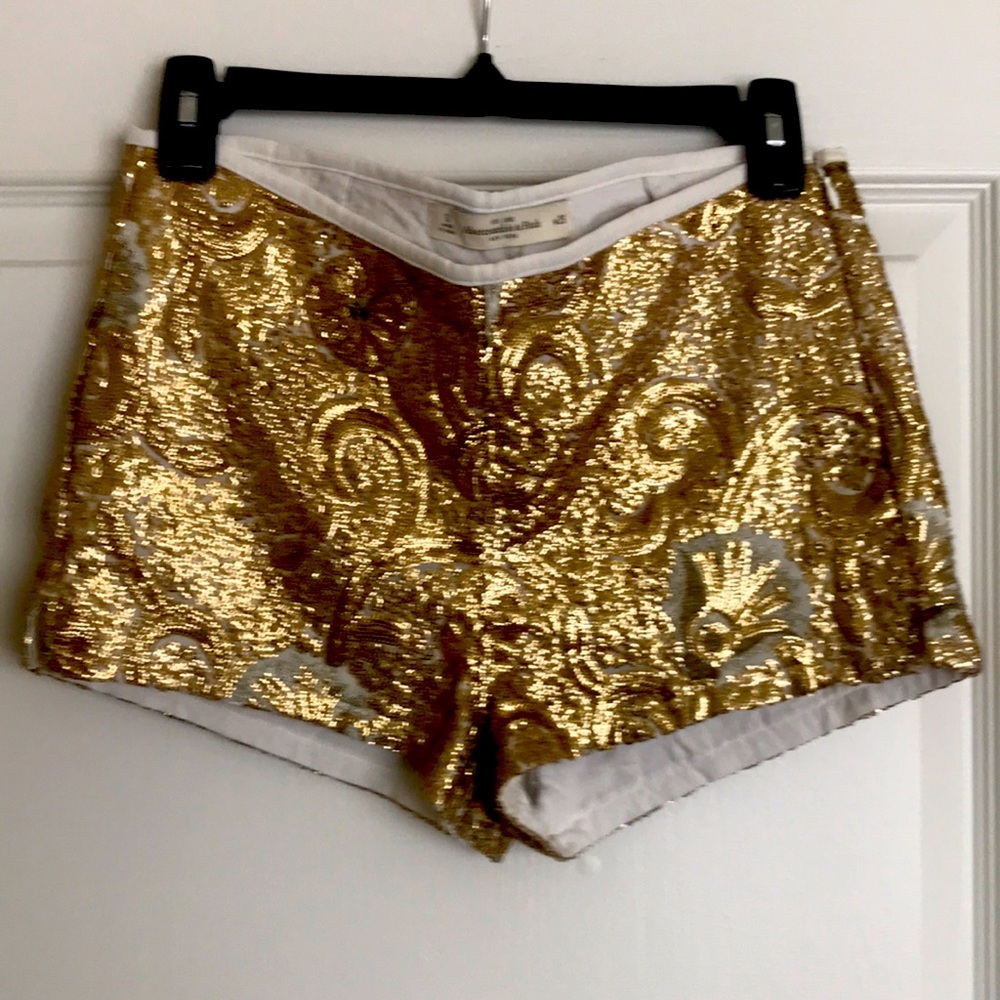 Women’s/Junior’s Abercrombie & Fitch gold shorts